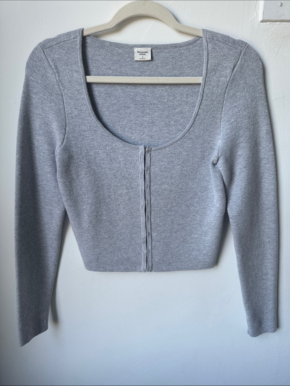 Abercrombie & Fitch Heather Gray sweater Top
